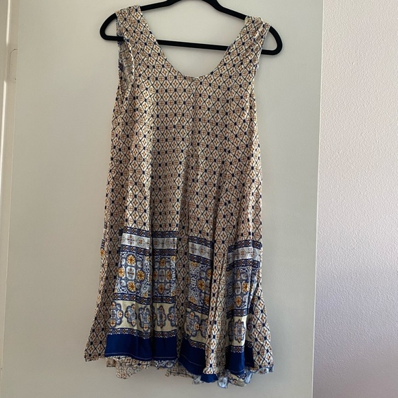 Daisies Flowy Sun dress with bohemian geometric print size small - Picture 10 of 13